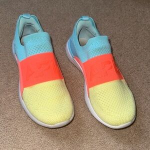 APL Techloom Bliss sneaker women’s size 5